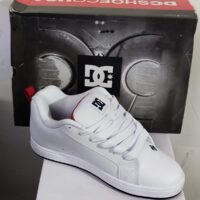 Tenis DC Court Graffik Blanco Azul Blanco (1) Tenis DC Court Graffik Blanco Azul Blanco