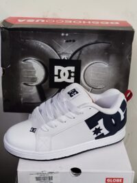 Tenis DC Court Graffik Blanco Azul Blanco (2) Tenis DC Court Graffik Blanco Azul Blanco