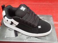 Tenis DC Court Graffik Negro Blanco (3) Tenis DC Court Graffik Negro Blanco
